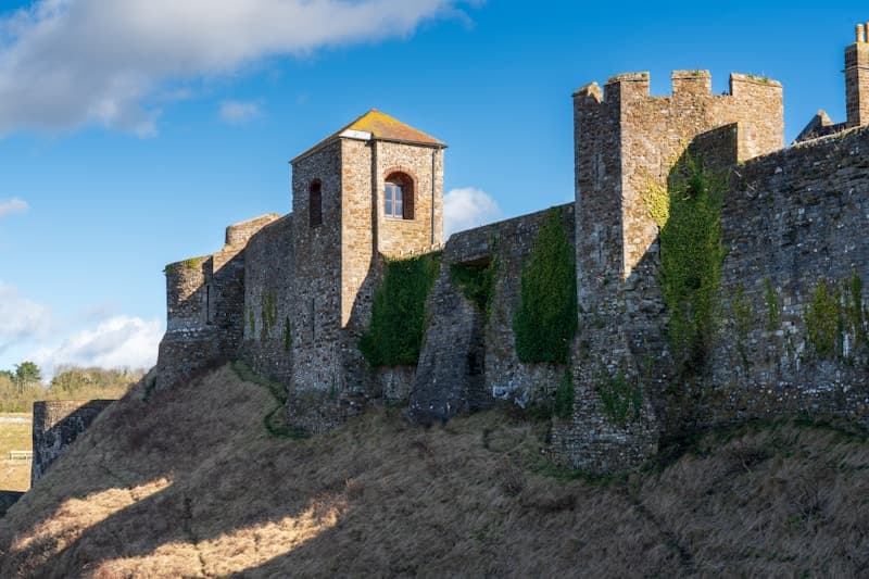 Dover Castle above the town — local Dover taxi services